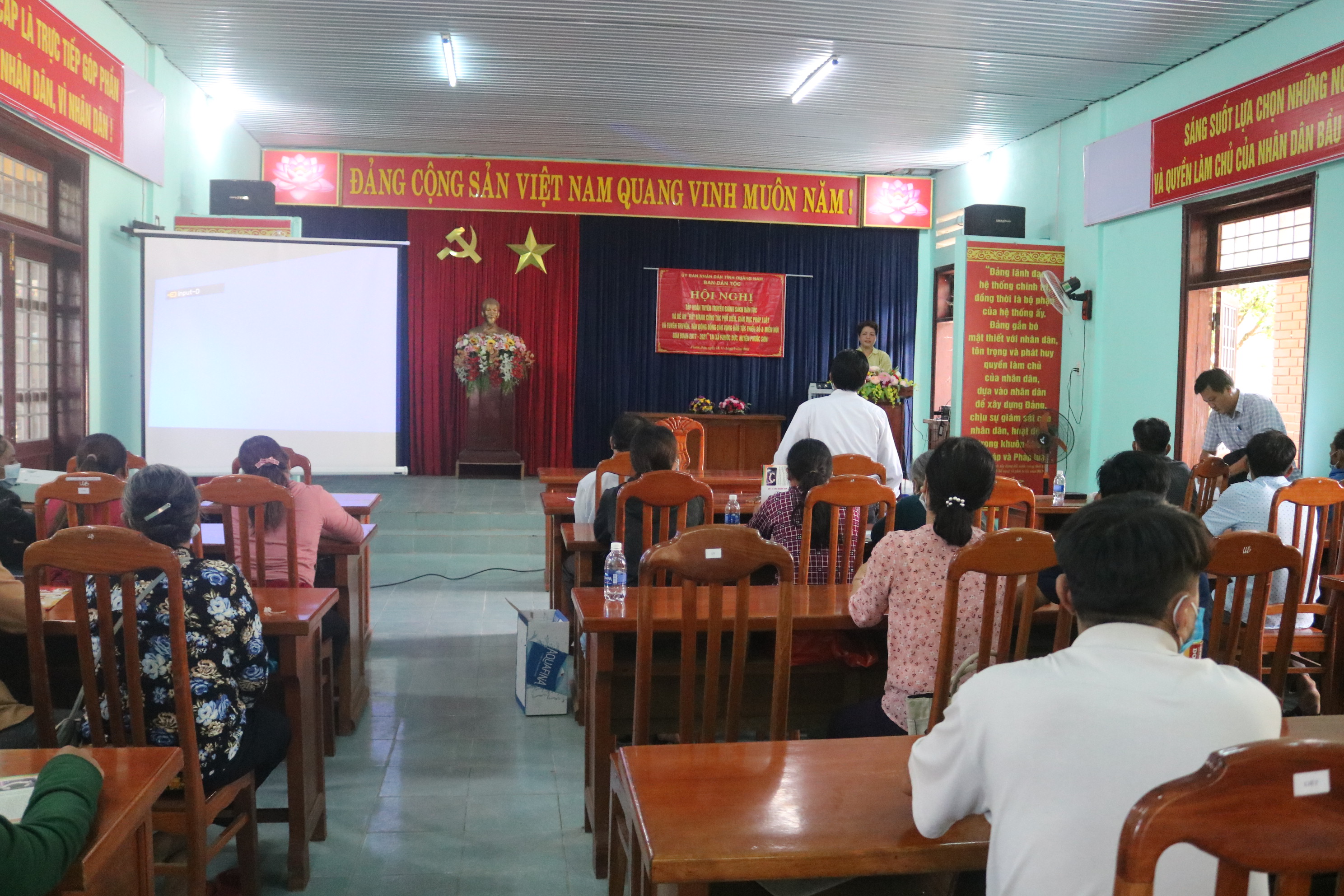 Ban Dân tộc tỉnh Quảng Nam nâng cao hiệu quả công tác tuyên truyền, triển khai thành công Đề án “Đẩy mạnh công tác phổ biến, giáo dục pháp luật và tuyên truyền, vận động vùng đồng bào dân tộc thiểu số và miền núi giai đoạn 2017-2021”